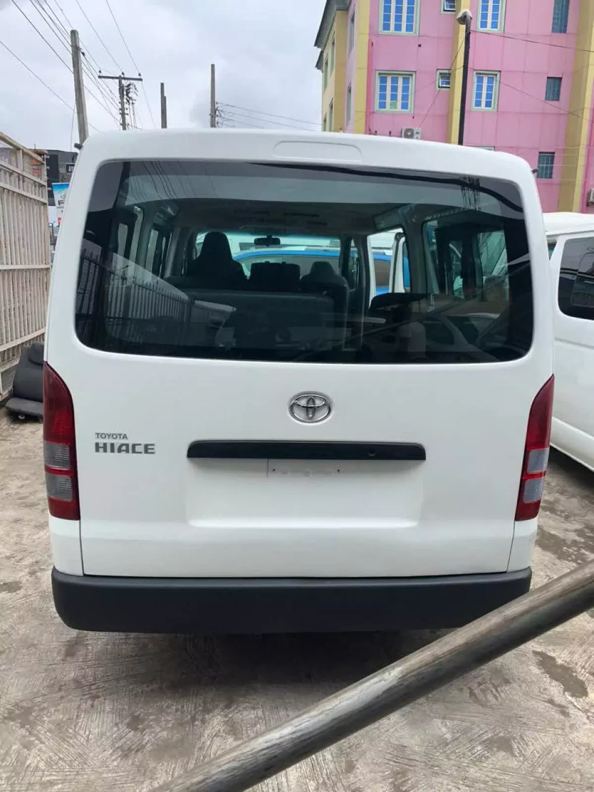 Toyota Hiace   - 2010