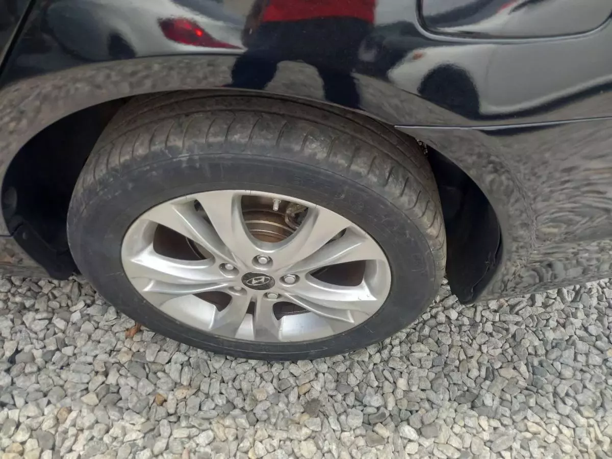 Hyundai Sonata - 2012