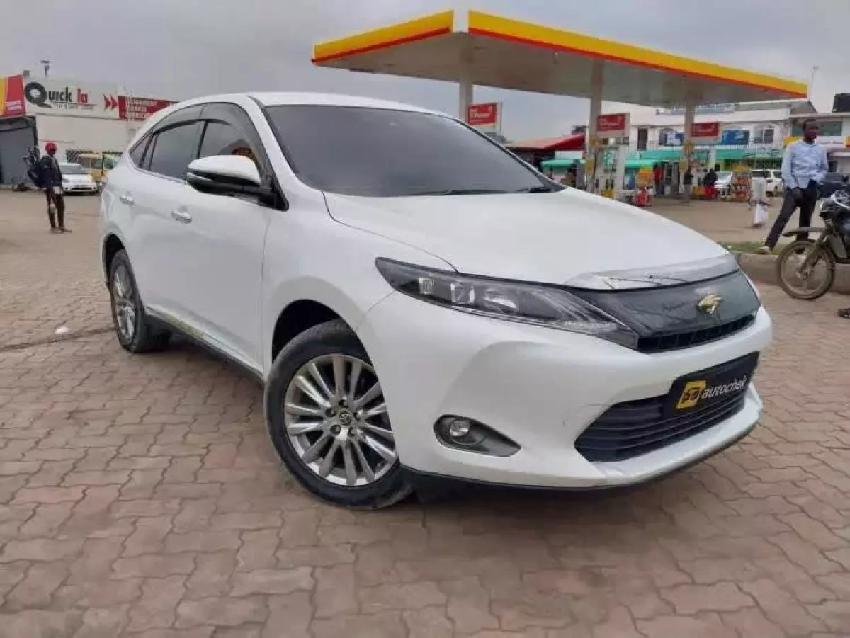 Toyota Harrier   - 2013