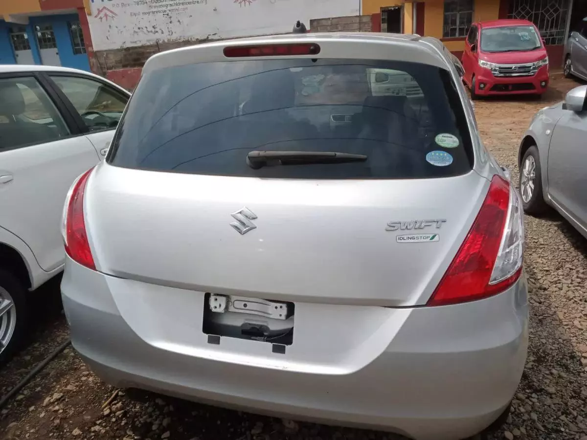 SUZUKI Swift RS - 2015