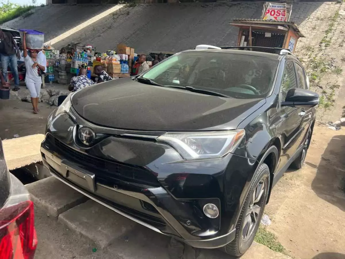 Toyota RAV 4   - 2016