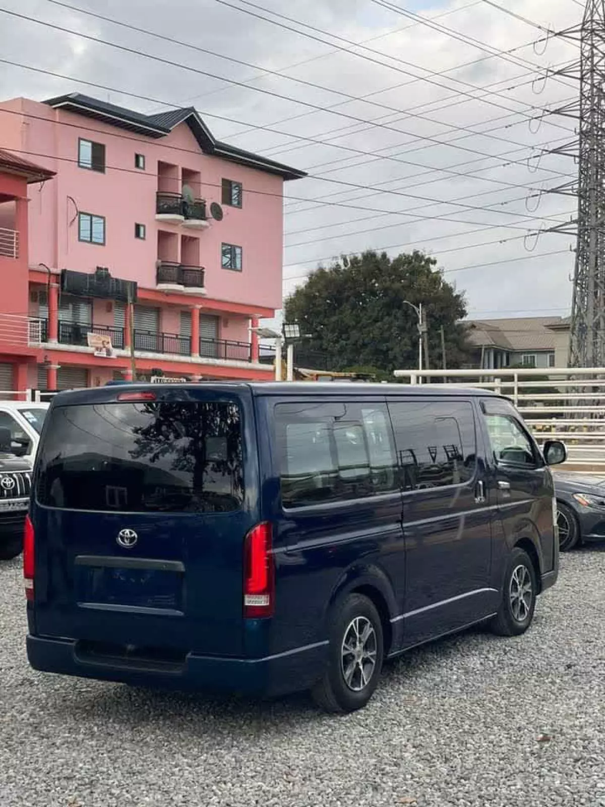 Toyota Hiace   - 2014