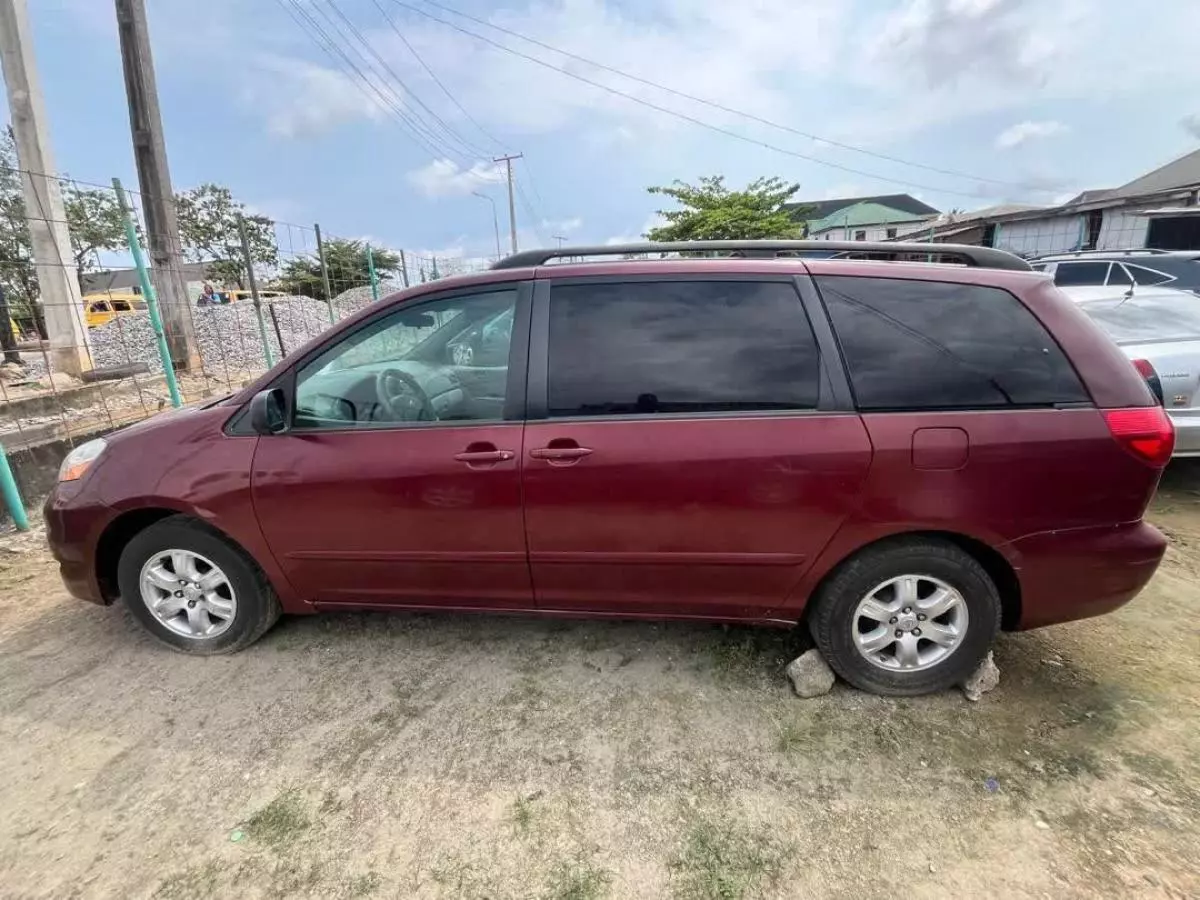 Toyota Sienna   - 2008