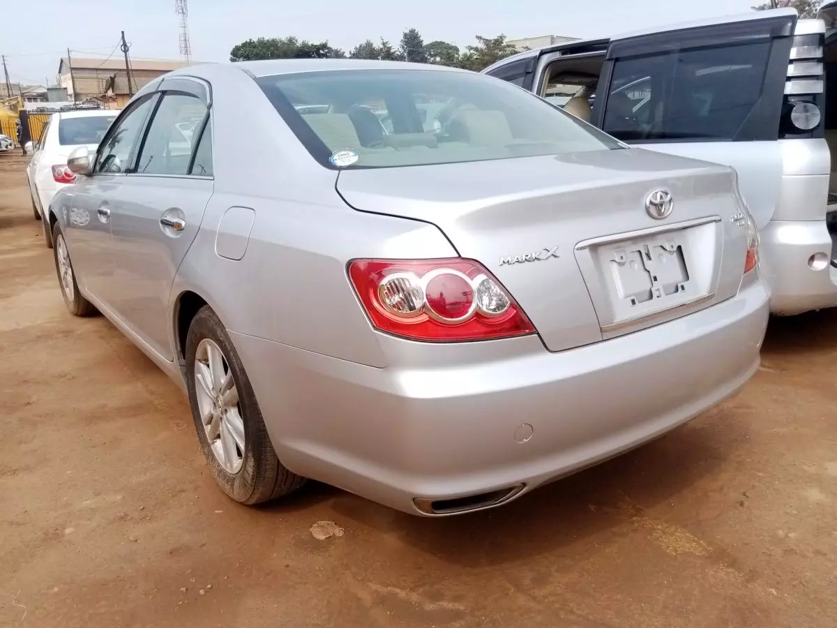 Toyota Mark X   - 2009