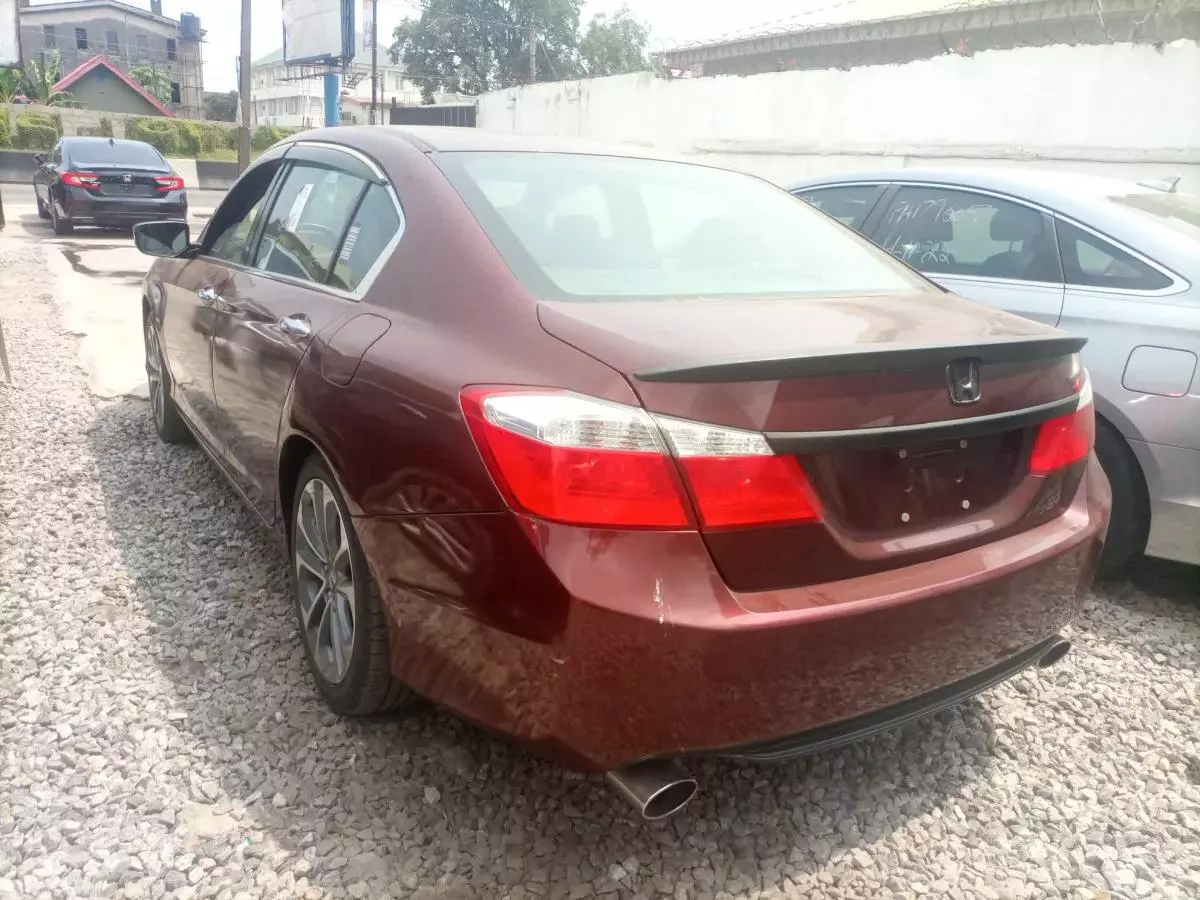 Honda Accord - 2015