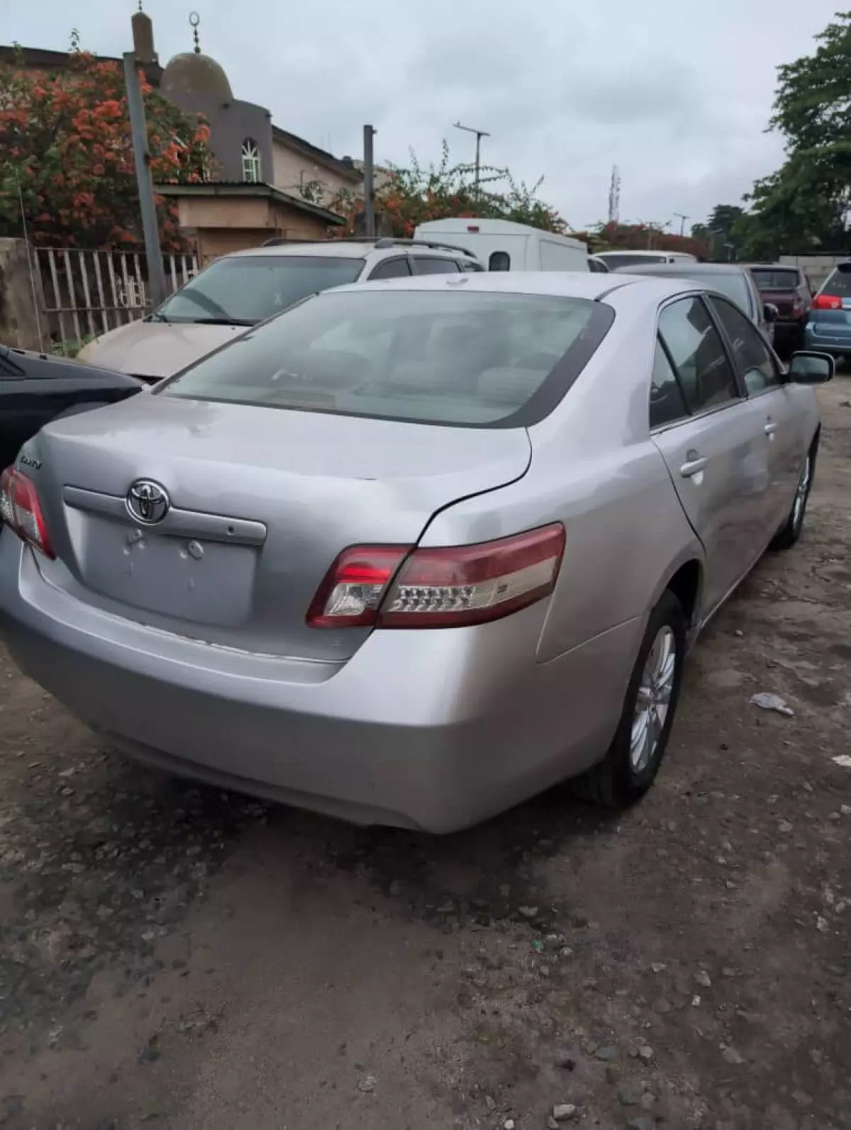 Toyota Camry   - 2011