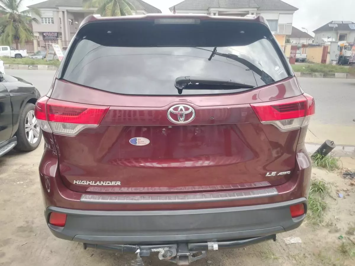 Toyota Highlander   - 2015