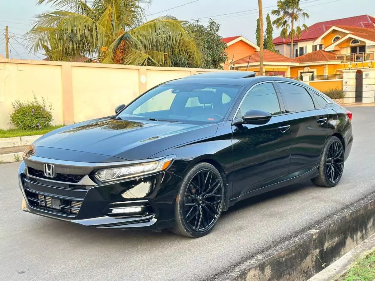 Honda Accord   - 2018