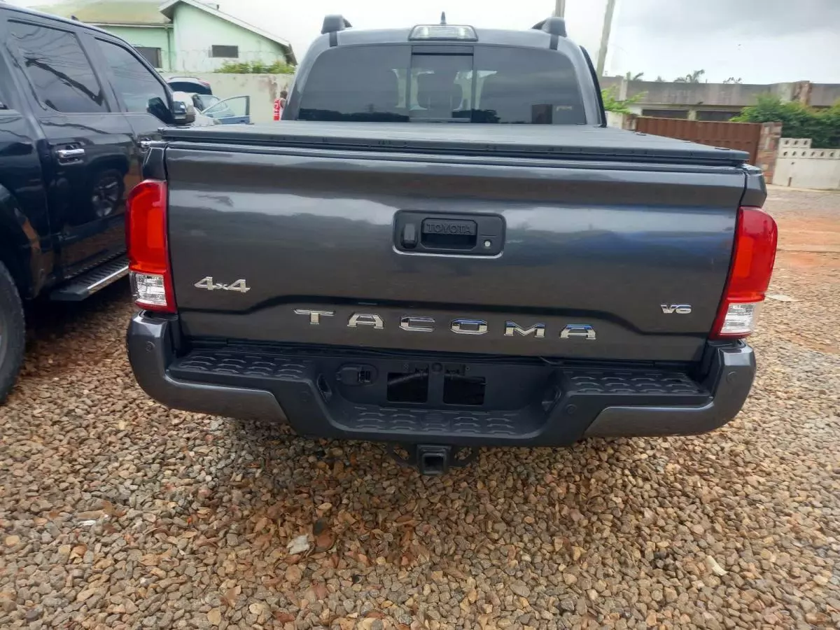 Toyota Tacoma   - 2019