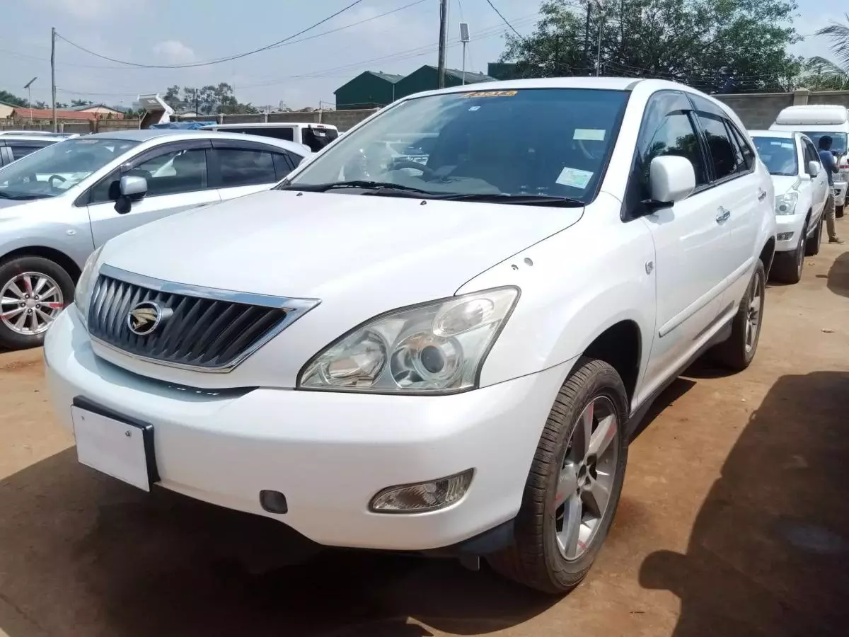 Toyota Harrier   - 2011