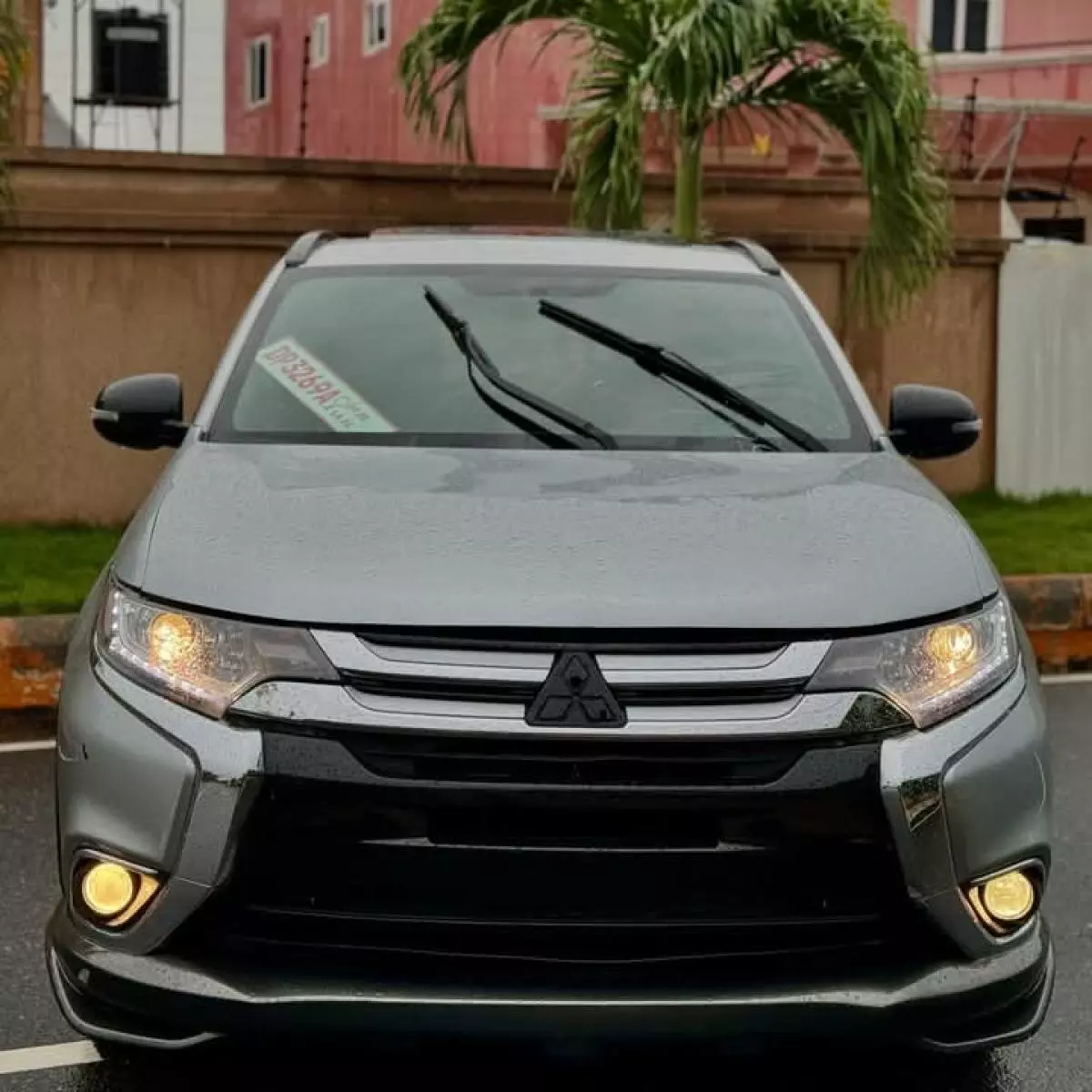 Mitsubishi OUTLANDER   - 2018