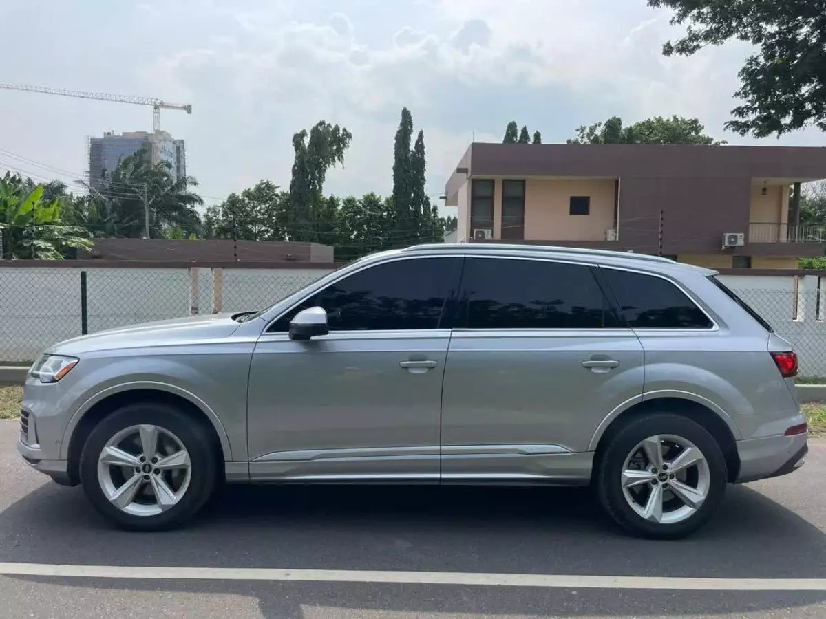 Audi Q7   - 2021