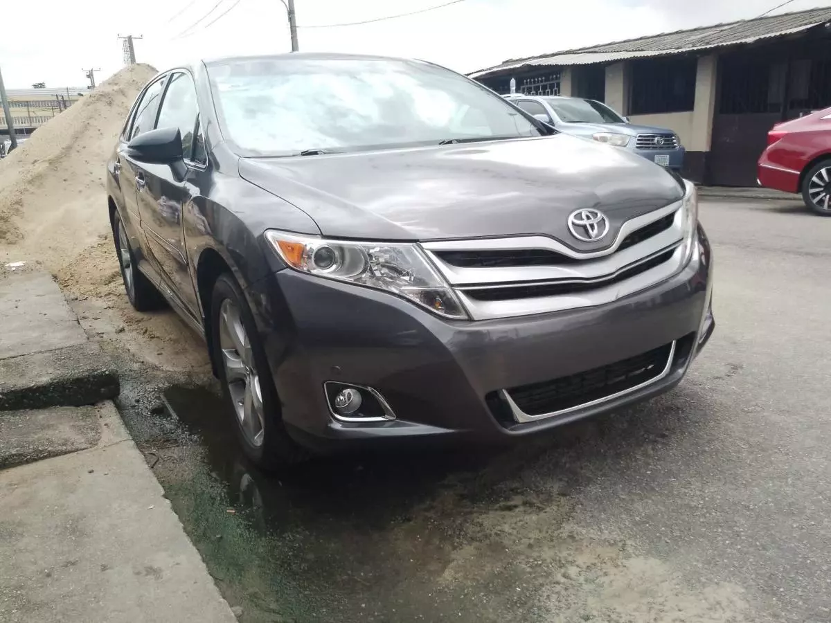 Toyota Venza   - 2015