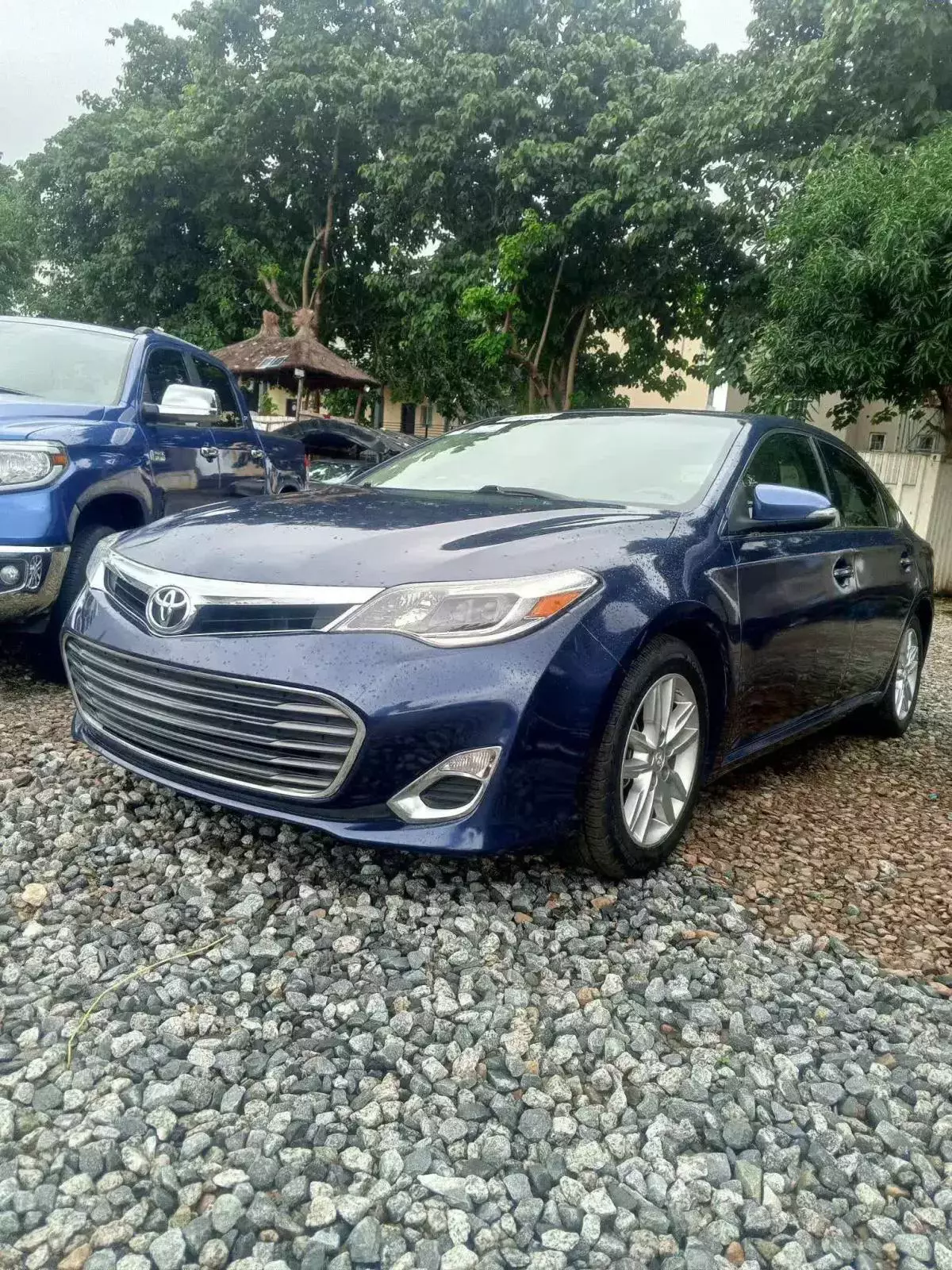 Toyota Avalon   - 2014