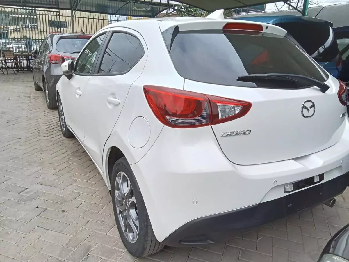 Mazda Demio    - 2017