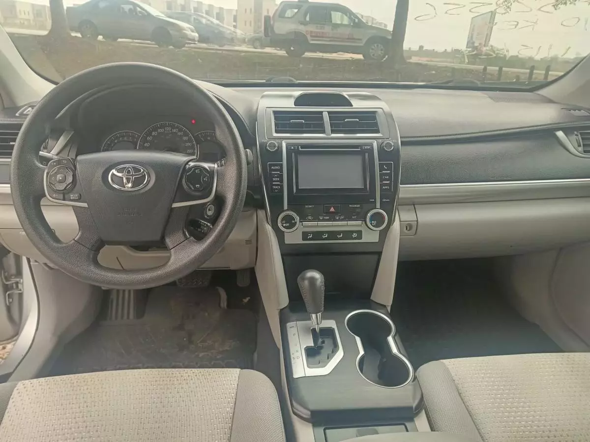 Toyota Camry   - 2012