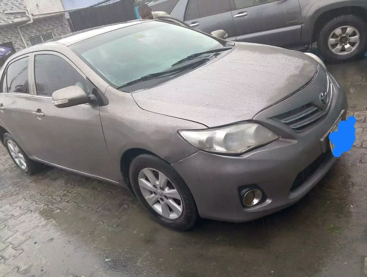 Toyota Corolla   - 2011