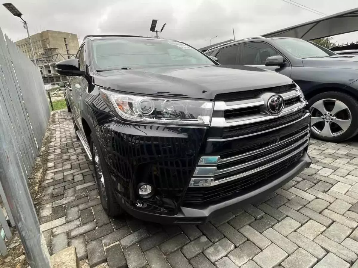 Toyota Highlander   - 2019