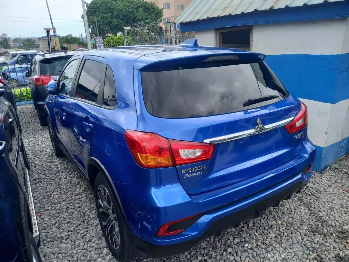 Mitsubishi OUTLANDER   - 2019