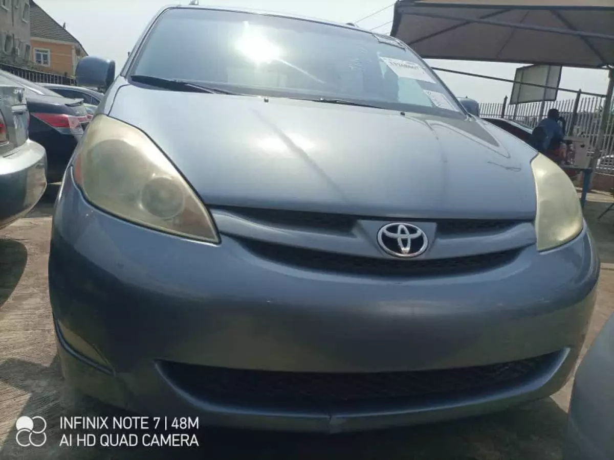 Toyota Sienna - 2007