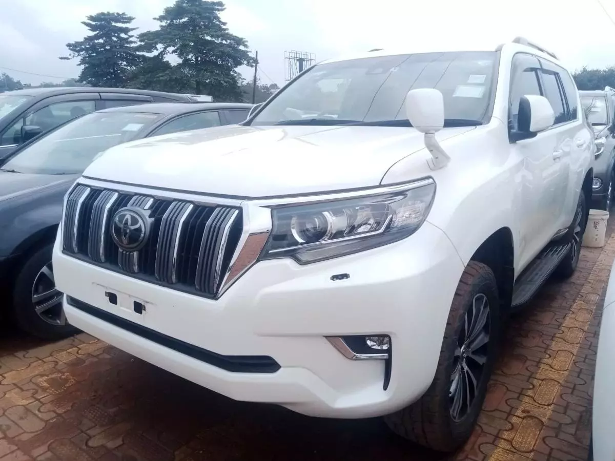 Toyota Landcruiser Prado   - 2017