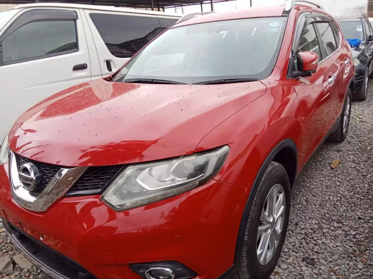 Nissan X-TRAIL - 2016