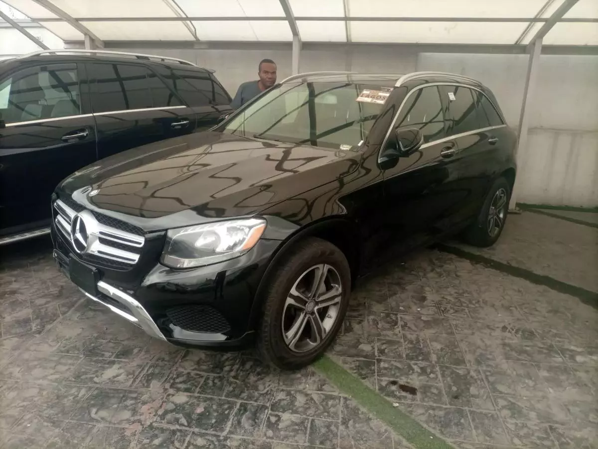 Mercedes-Benz GLC 300   - 2016