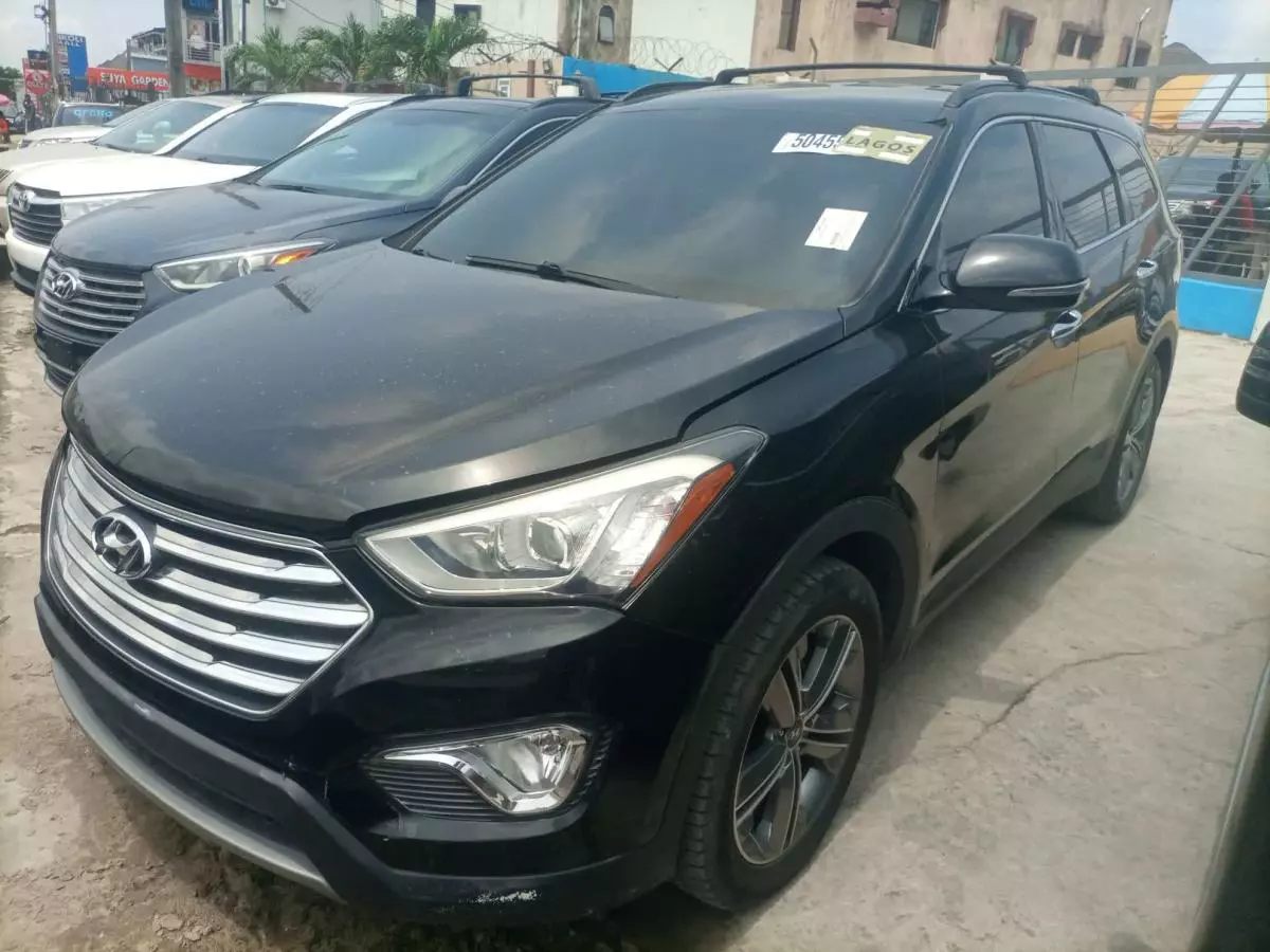 Hyundai Santa Fe   - 2013