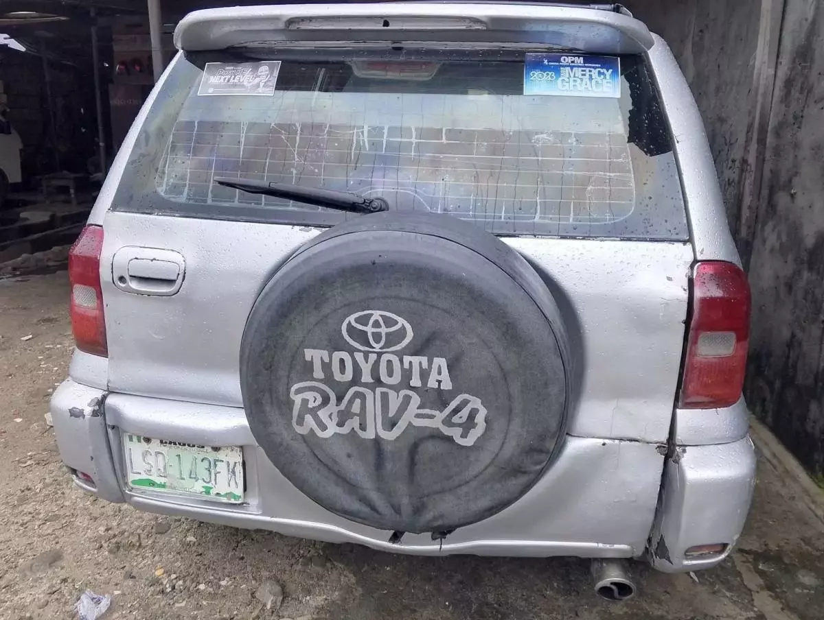 Toyota RAV 4   - 2003