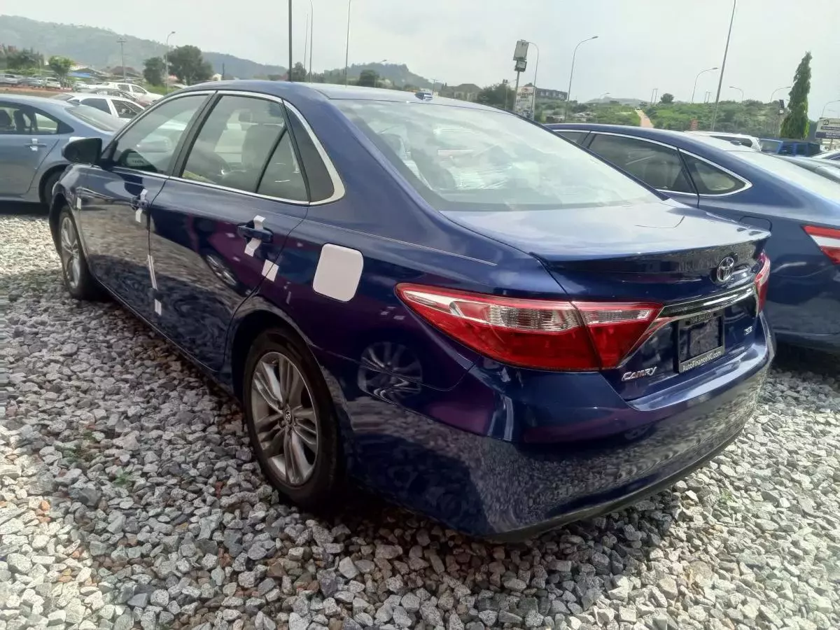 Toyota Camry   - 2015