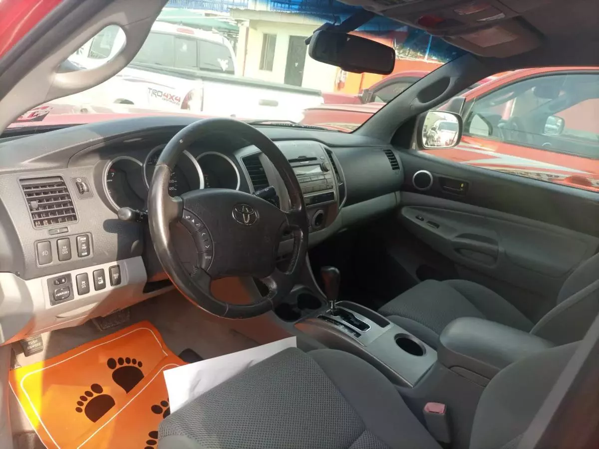 Toyota Tacoma - 2012