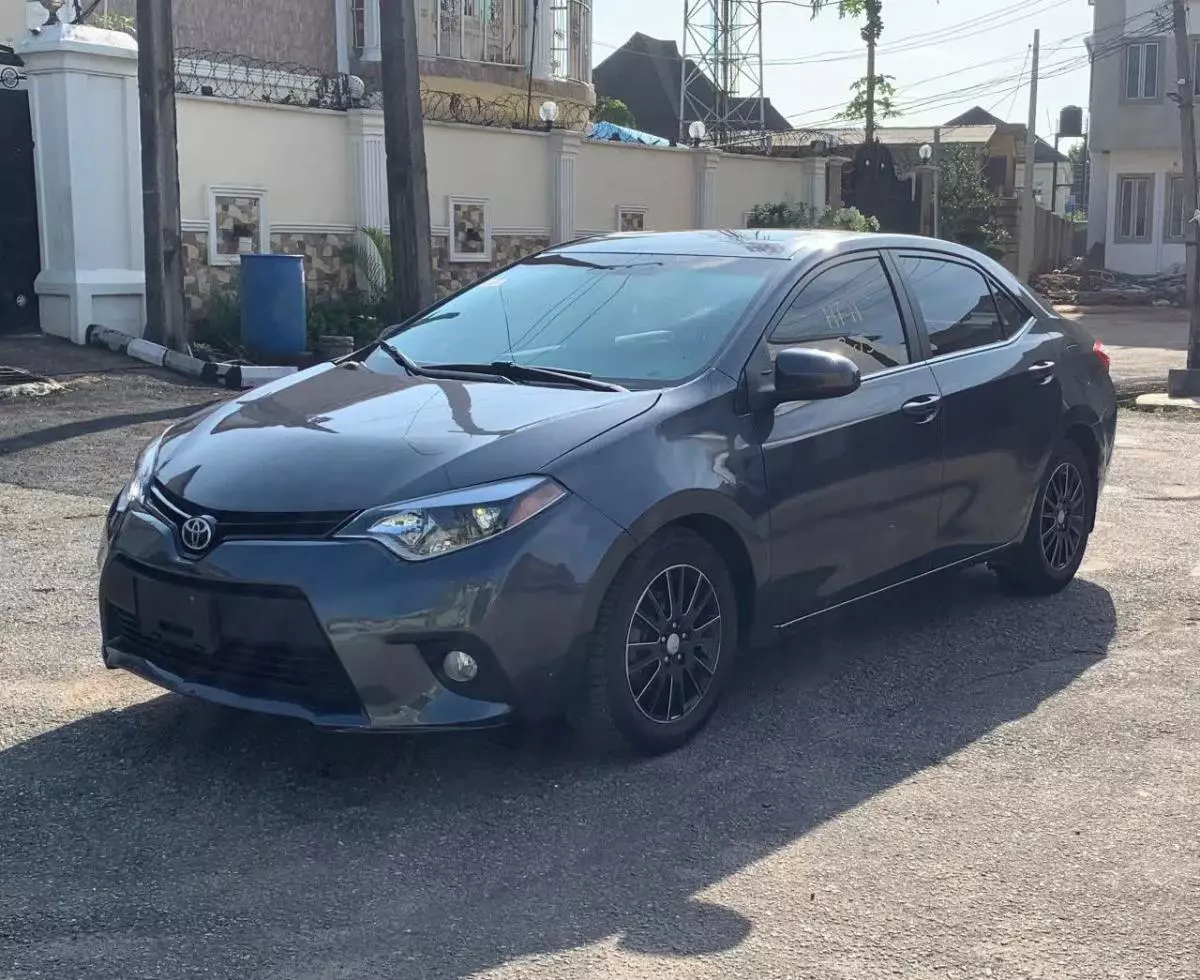 Toyota Corolla   - 2015