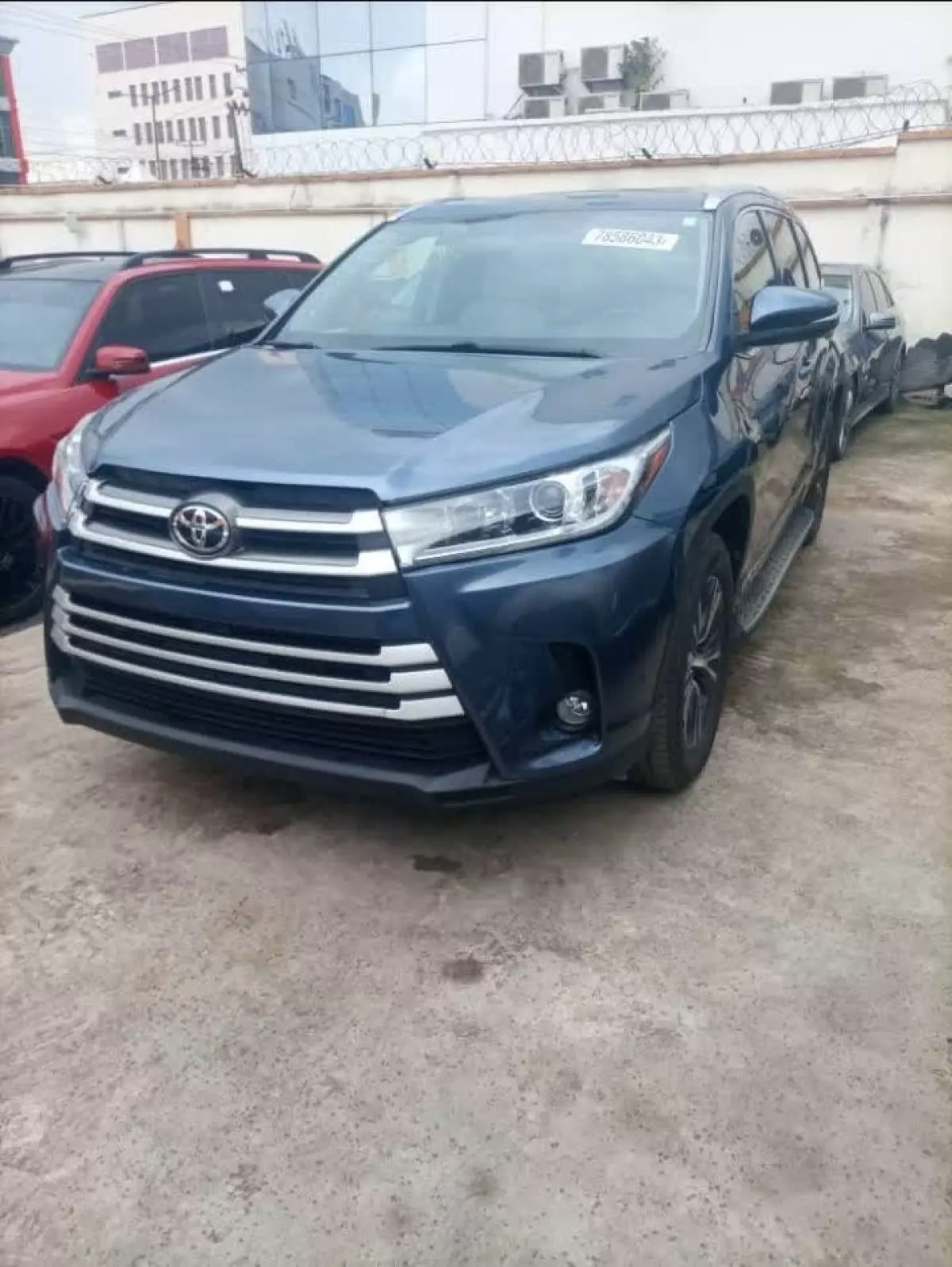 Toyota Highlander   - 2016