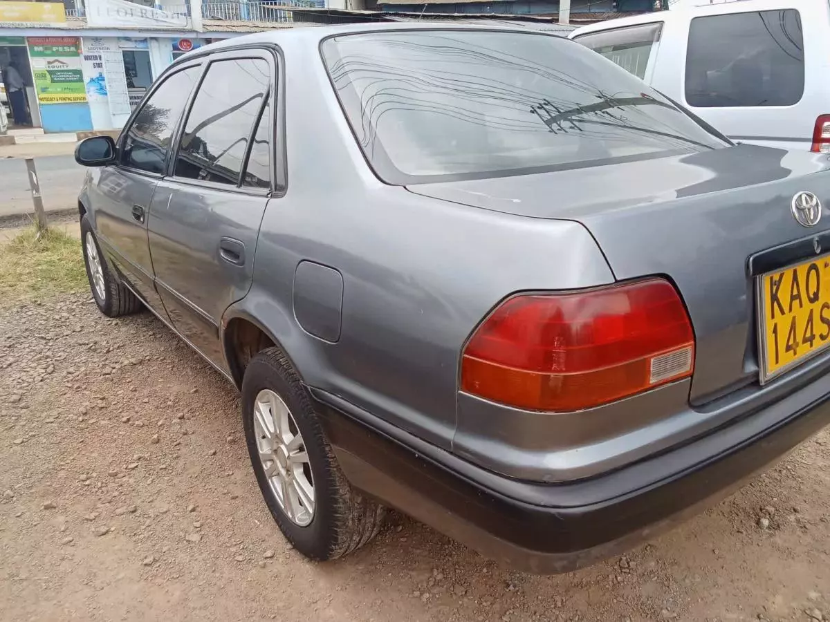 Toyota Corolla   - 2000