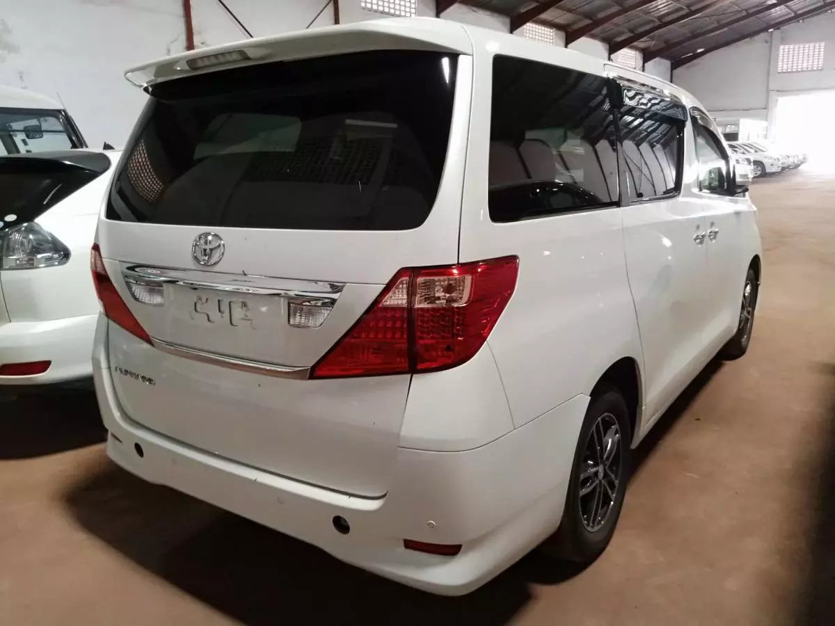 Toyota Alphard   - 2009