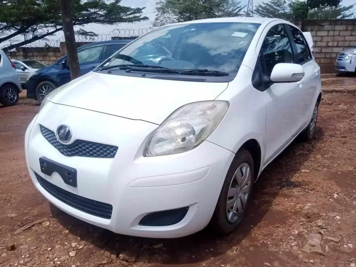 Toyota Vitz   - 2009