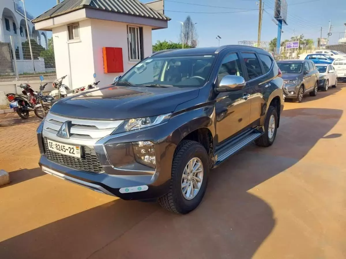 Mitsubishi Pajero Sport - 2021