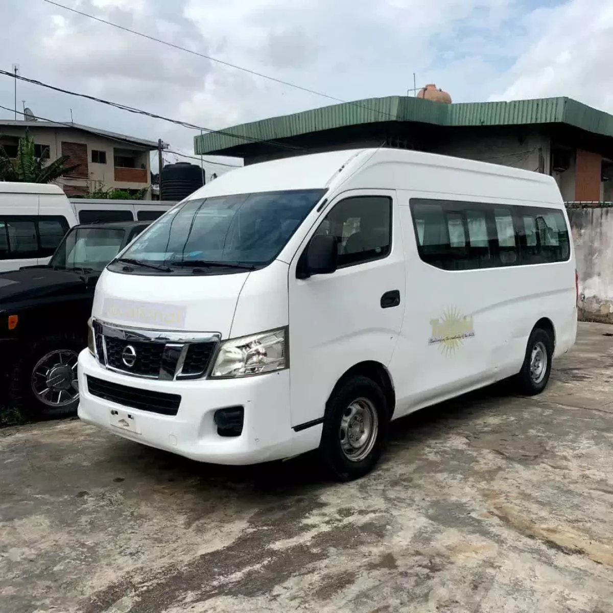 Nissan Urvan   - 2013