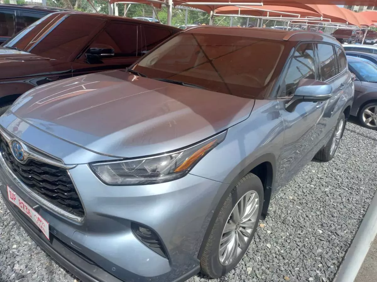 Toyota Highlander   - 2023