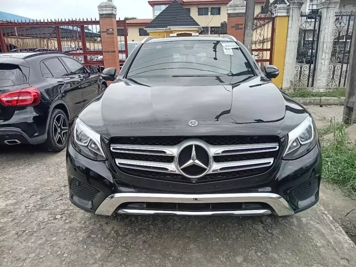 Mercedes-Benz GLC 300   - 2018