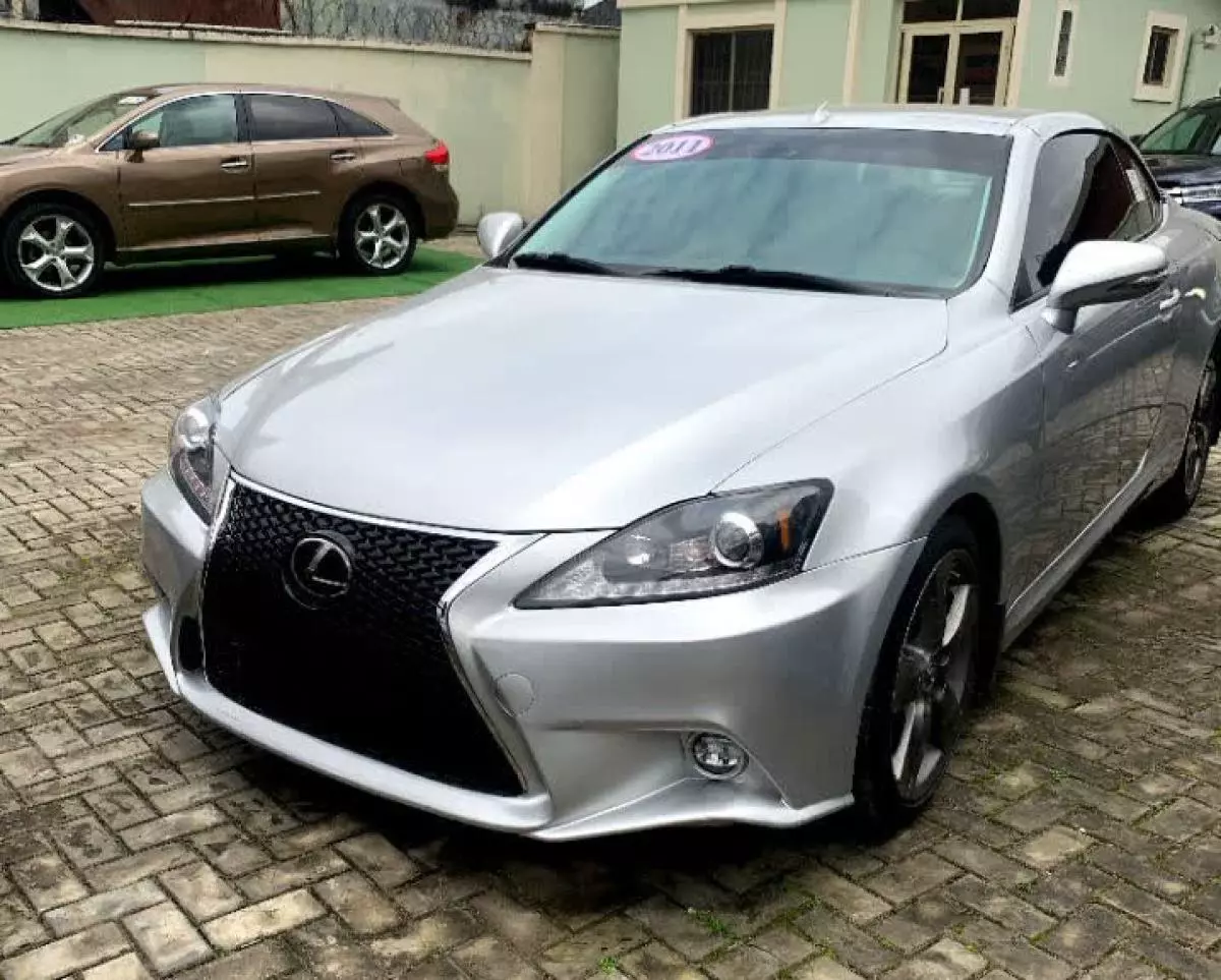 Lexus IS 250   - 2010