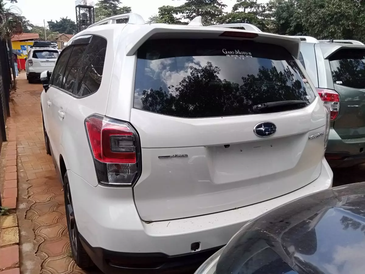 Subaru Forester   - 2015