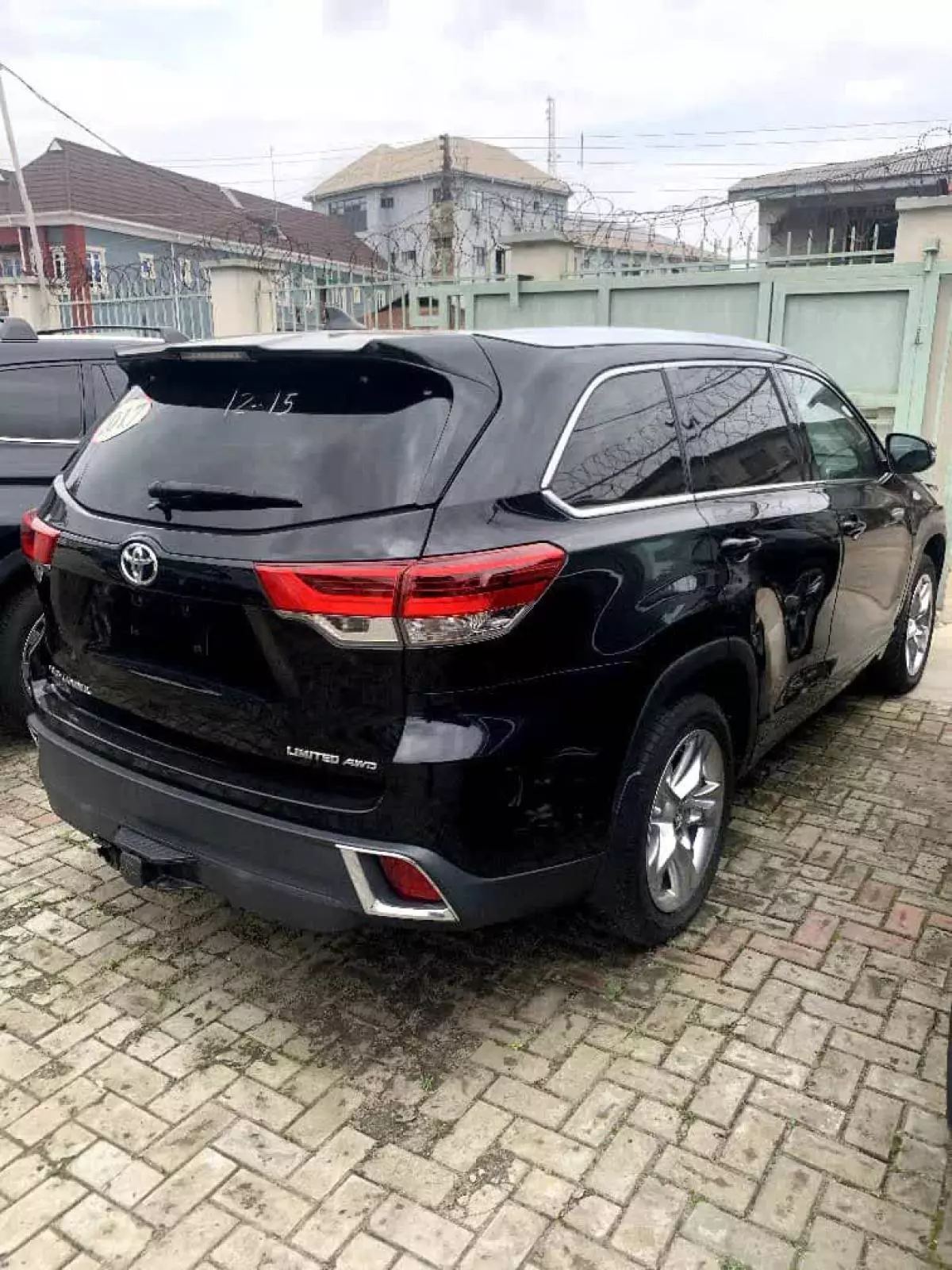 Toyota Highlander   - 2017