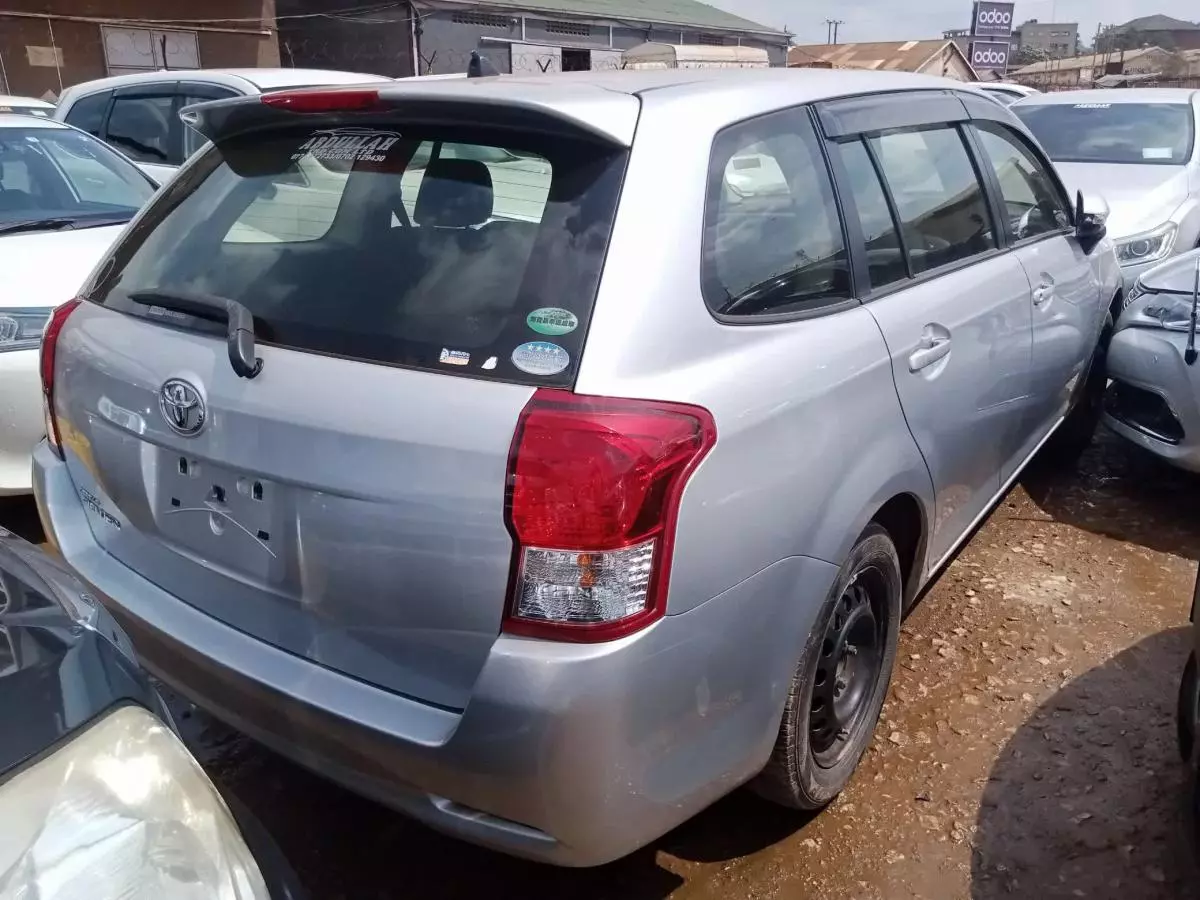 Toyota Fielder    - 2015