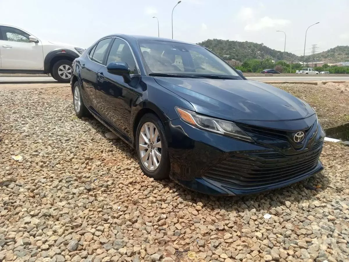 Toyota Camry   - 2018