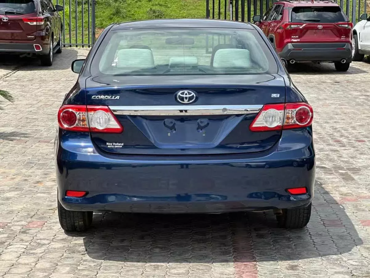 Toyota Corolla   - 2012