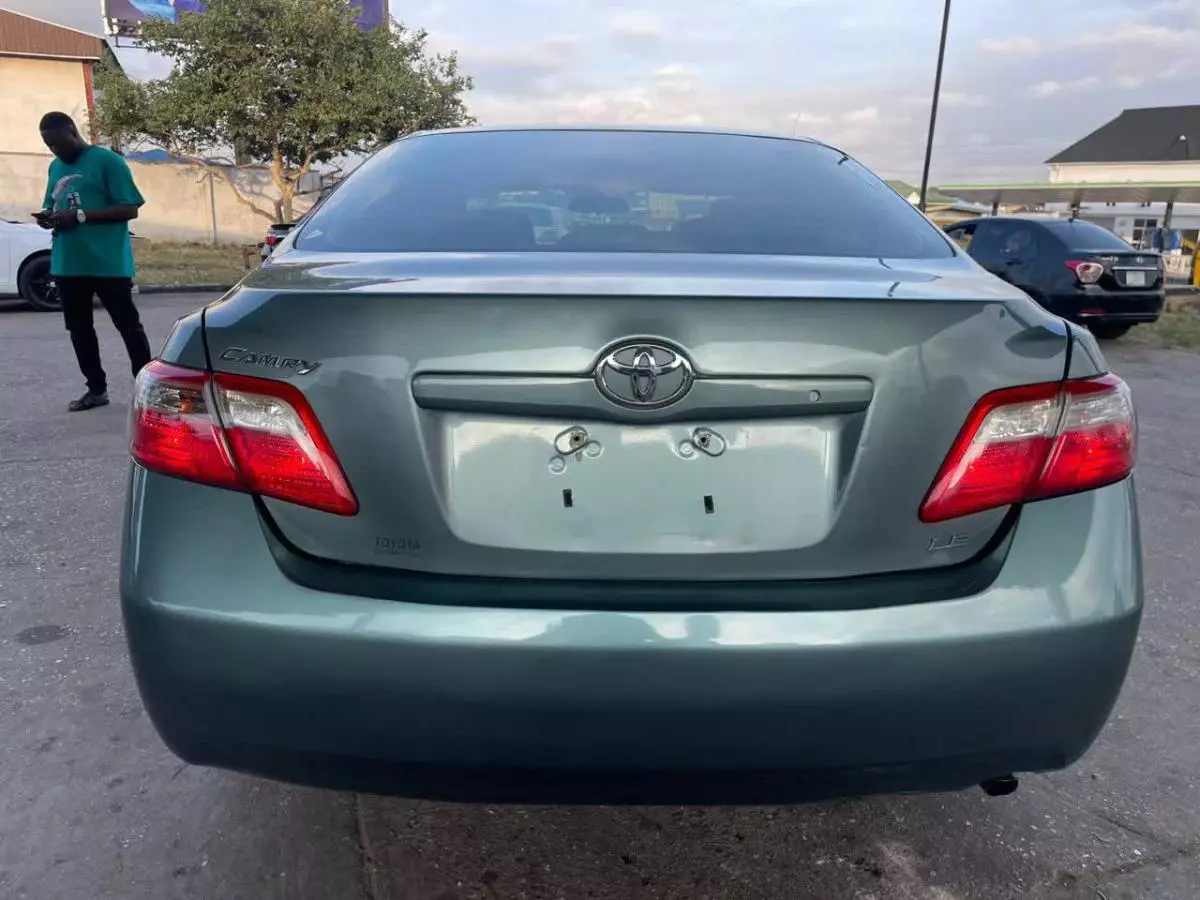 Toyota Camry   - 2008