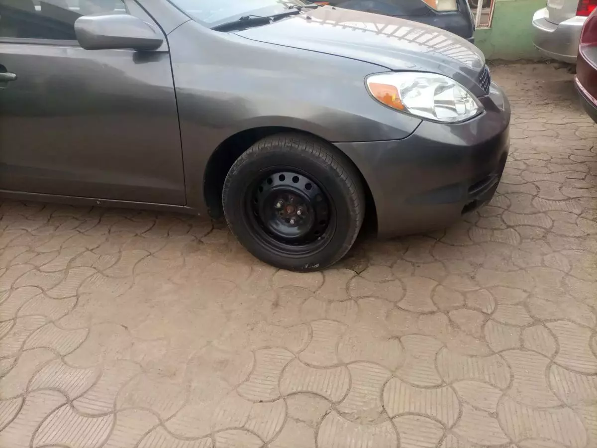 Toyota Matrix - 2004
