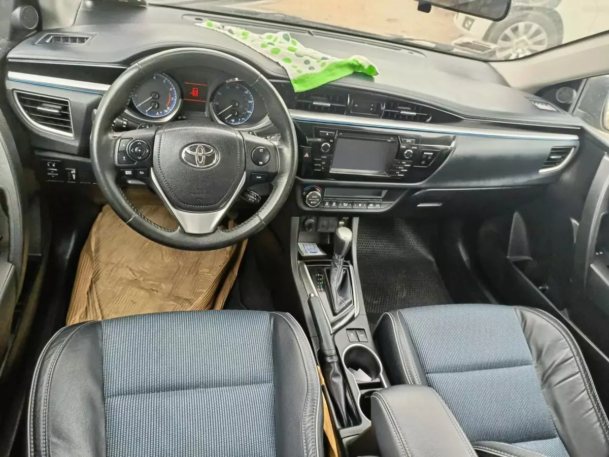 Toyota Corolla   - 2015