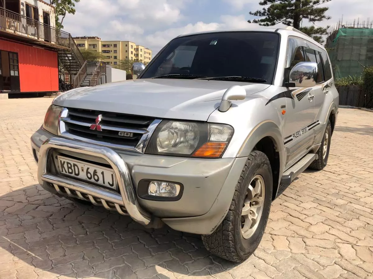 Mitsubishi Pajero   - 2012